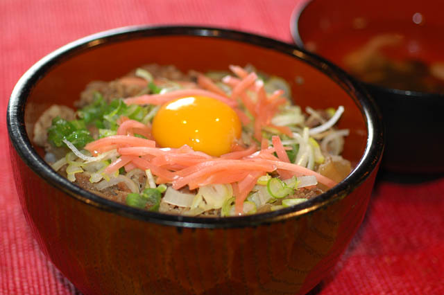 640ねぎ卵牛丼